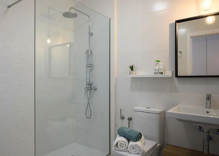 Апартаменты Monstera House - Near The Beach, Air-con, Fast Wifi And Sat Tv By Lanzarote