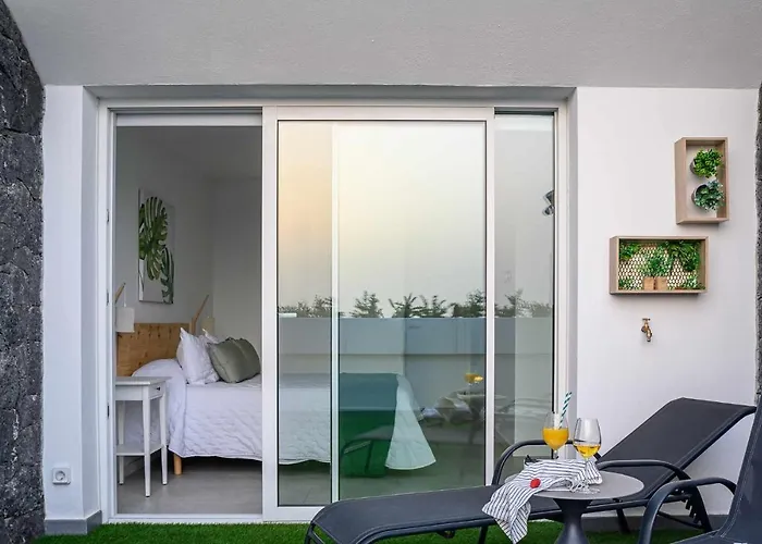 Monstera House - Near The Beach, Air-con, Fast Wifi And Sat Tv By Lanzarote