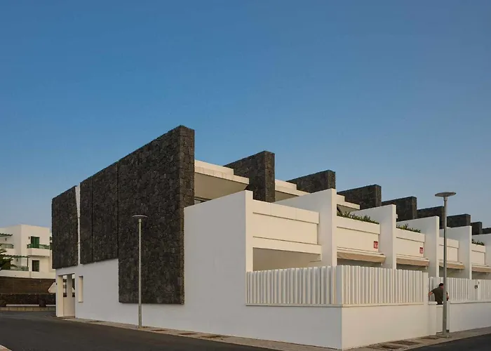 Monstera House - Near The Beach, Air-con, Fast Wifi And Sat Tv By Lanzarote Апартаменты *