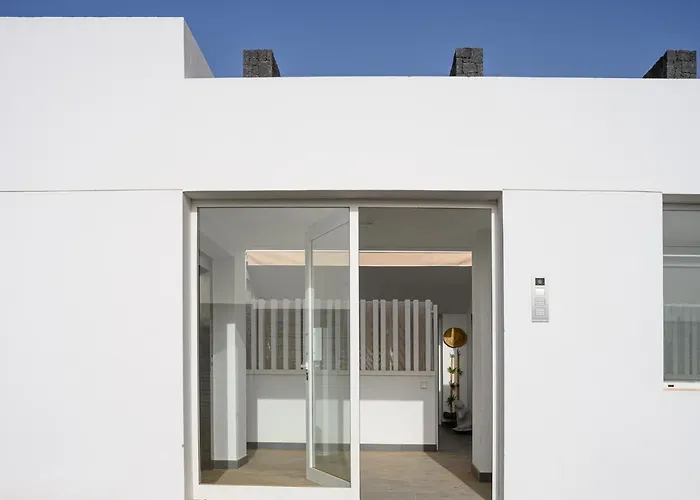 Monstera House - Near The Beach, Air-con, Fast Wifi And Sat Tv By Lanzarote Апартаменты *